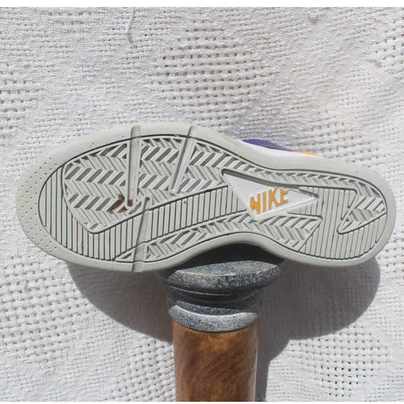 Nike Air Flight Huarache Lakers Size 9.5 705005-101 - Picture 9 of 10